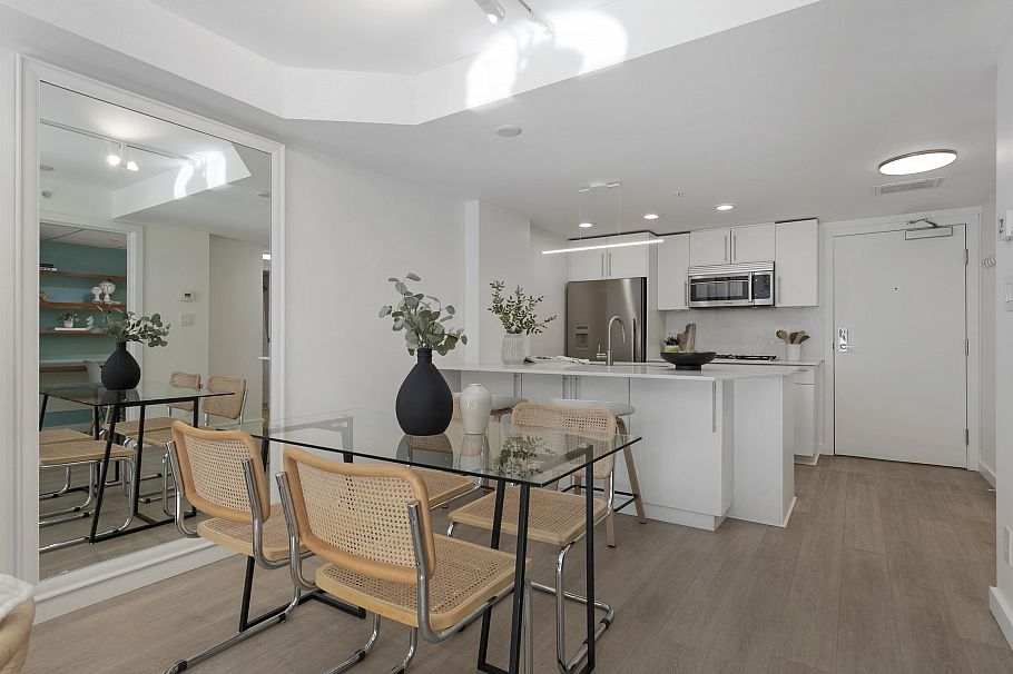 374 2080 W Broadway Vancouver, BC - 9