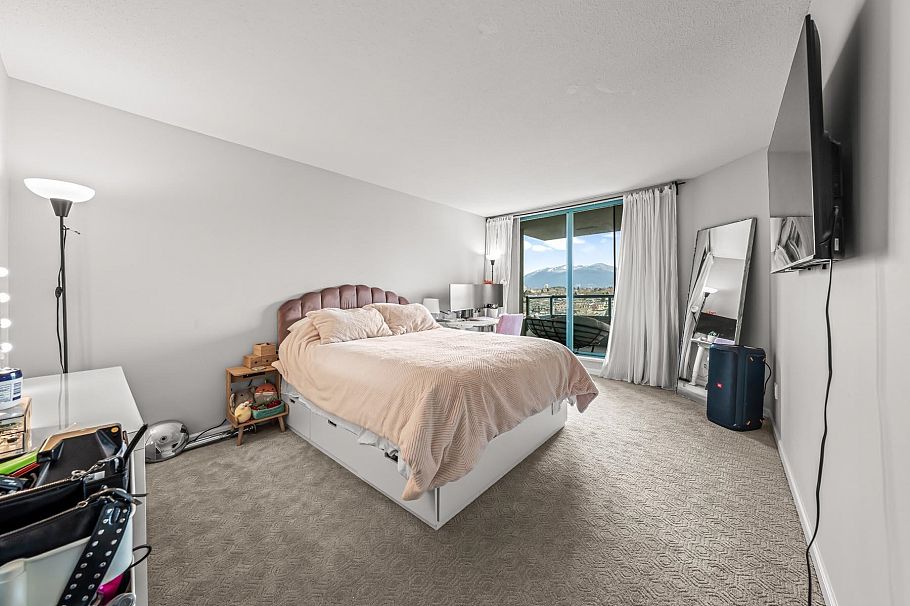 2105 4398 Buchanan Street Burnaby, BC - 10