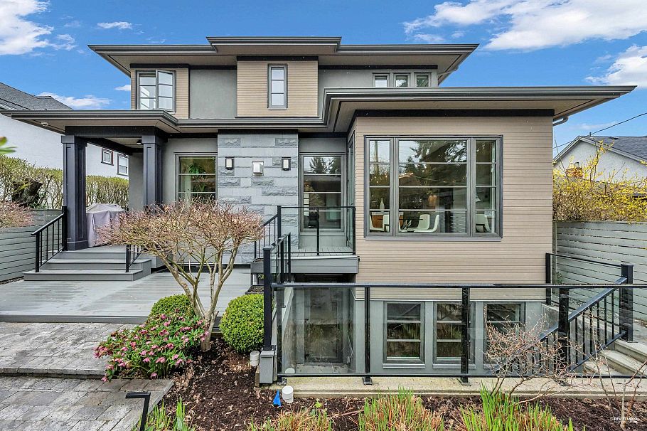 2820 W 32nd Avenue Vancouver, BC - 37