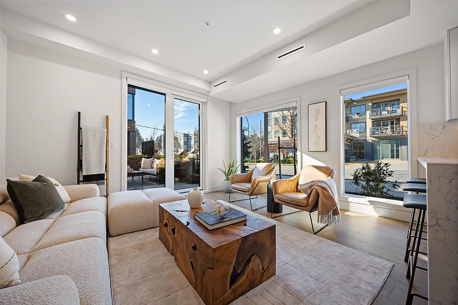 3218 Highland Boulevard North Vancouver, BC - 3