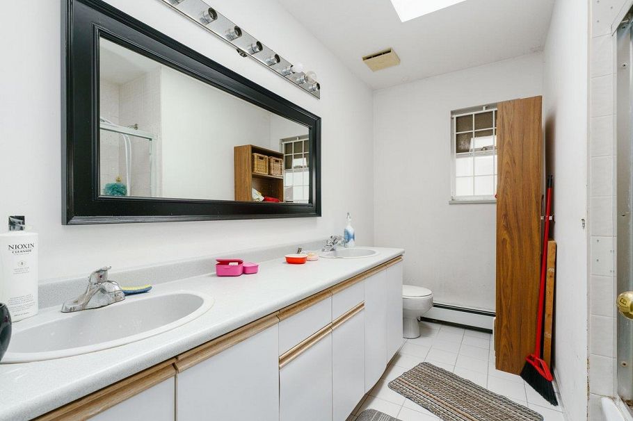 1573 W 66th Avenue Vancouver, BC - 14