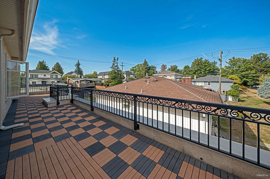 6633 Neal Street Vancouver, BC - 7
