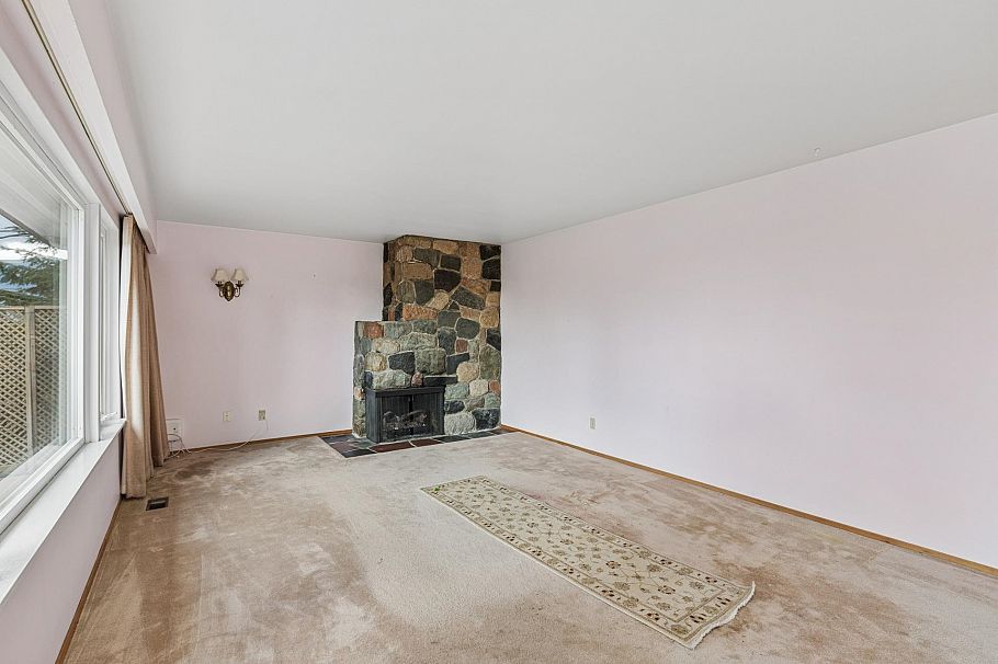 702 Winona Avenue North Vancouver, BC - 5