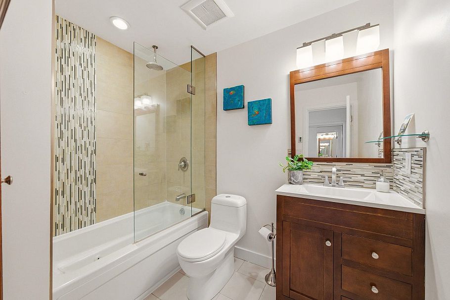 931 Old Lillooet Road North Vancouver, BC - 20