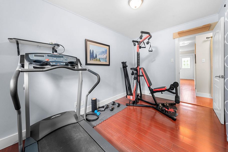 1085 Edgewood Road North Vancouver, BC - 25