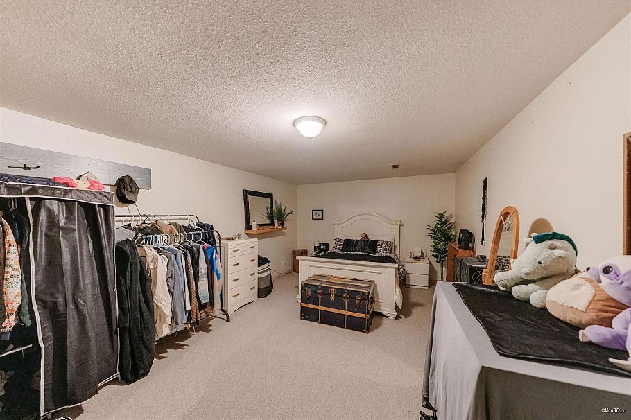 5592 Elizabeth Street Vancouver, BC - 35