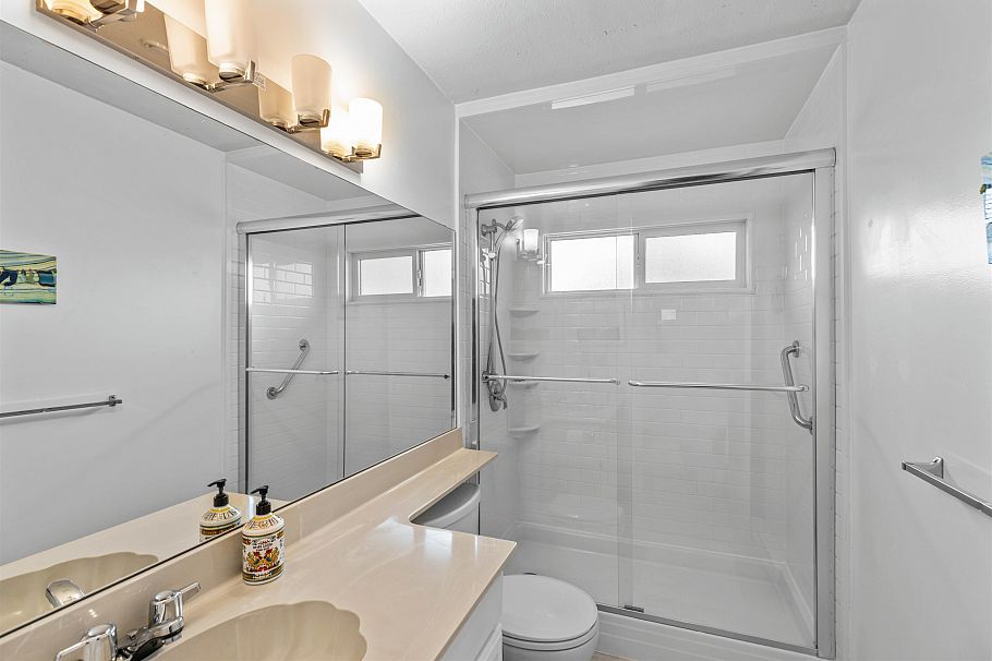 7363 Kokanee Place Vancouver, BC - 19