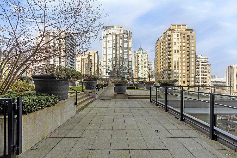 213 1088 Richards Street Vancouver, BC - 17