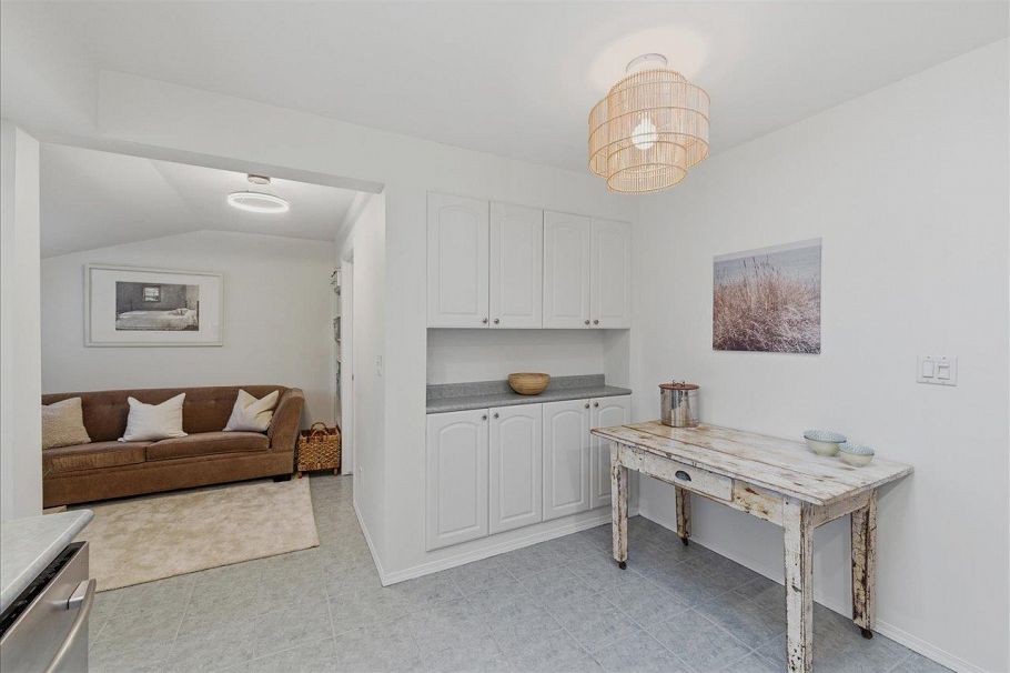 2232 W 14th Avenue Vancouver, BC - 13