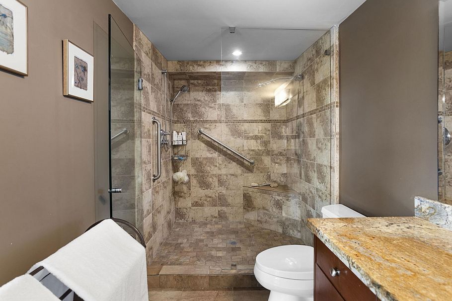 831 Whitchurch Street North Vancouver, BC - 23