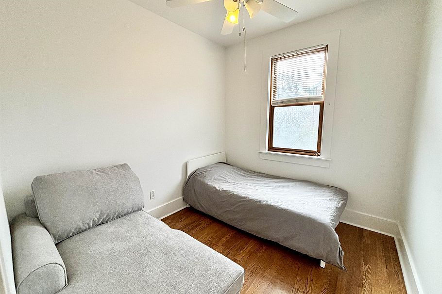 277 E 22nd Avenue Vancouver, BC - 4