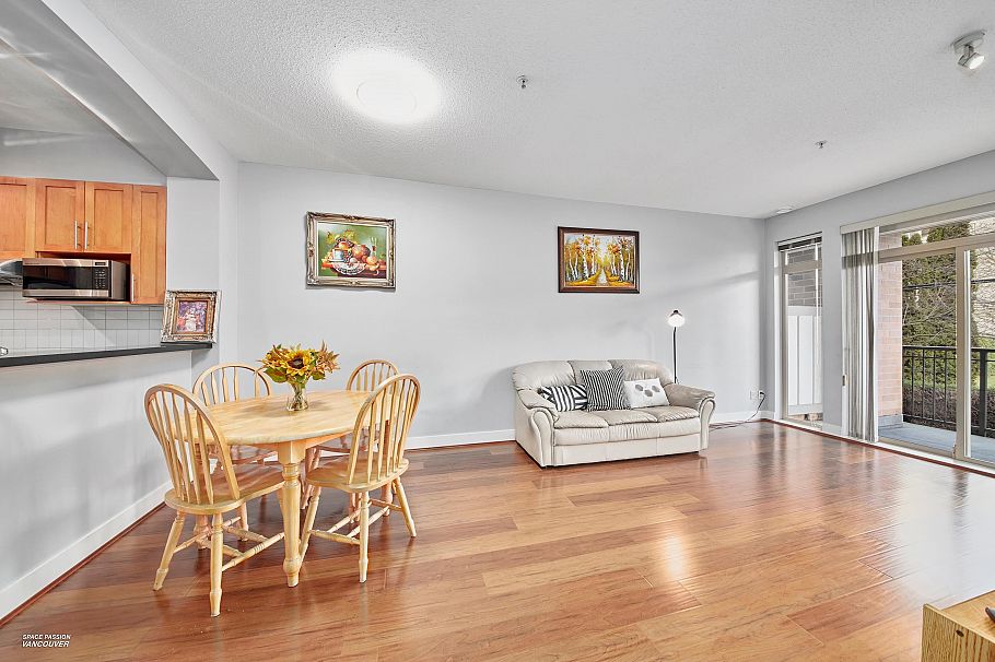 212 2250 Wesbrook Mall Vancouver, BC - 3