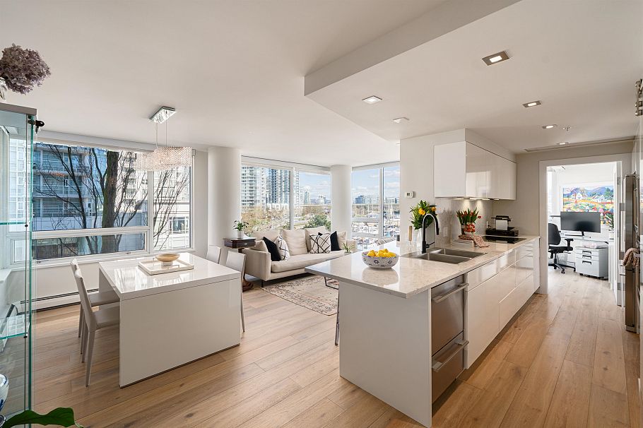 505 1201 Marinaside Crescent Vancouver, BC - 5