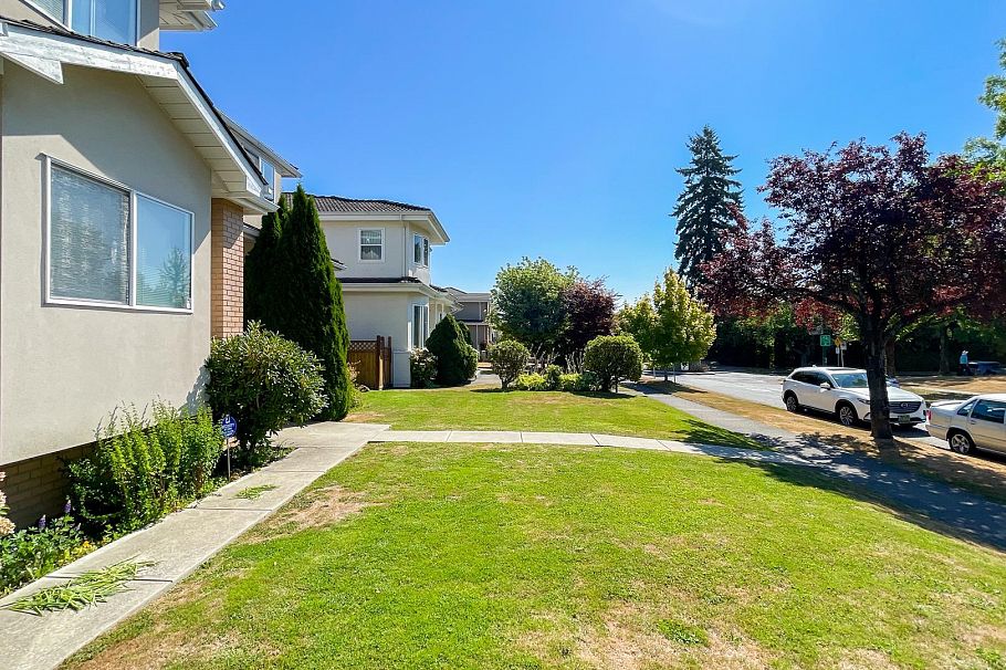 219 W 42nd Avenue Vancouver, BC - 5