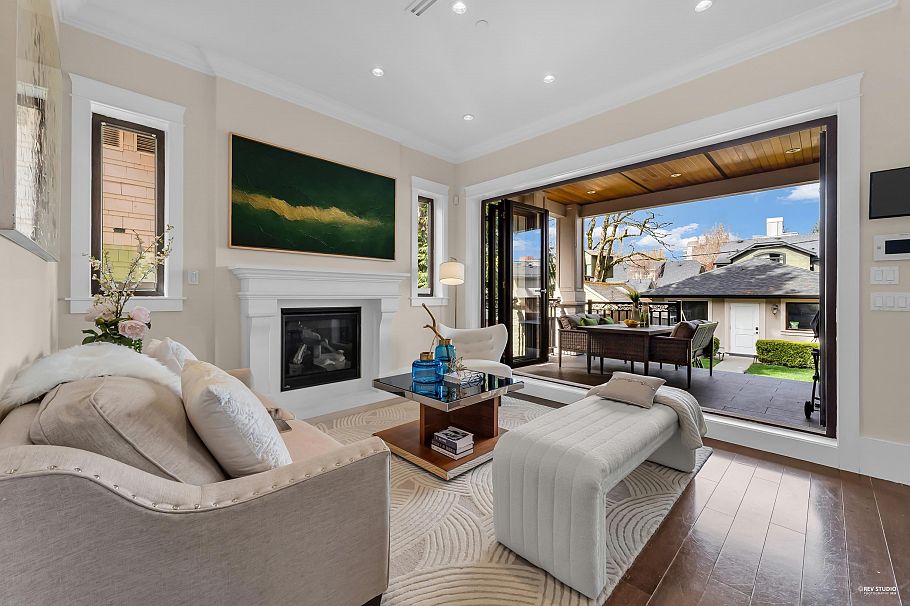 2149 W 46th Avenue Vancouver, BC - 5