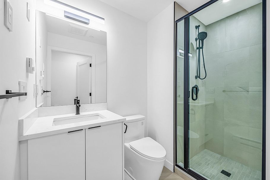 1016 W 52nd Avenue Vancouver, BC - 23