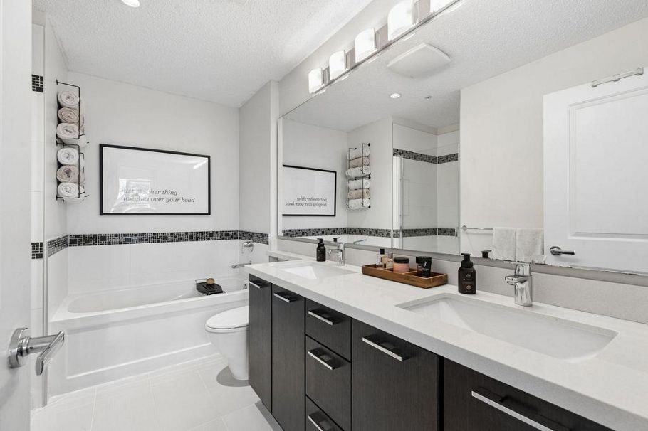 207 217 W 8th Street North Vancouver, BC - 21