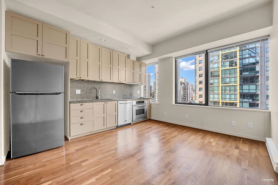 1113 1333 W Georgia Street Vancouver, BC - 4