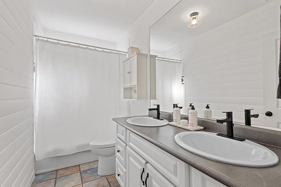 1275 Brantwood Road North Vancouver, BC - 15