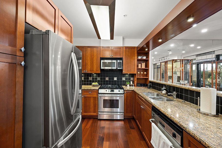 202 1750 W 2nd Avenue Vancouver, BC - 16