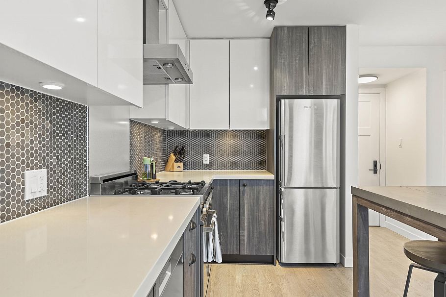 502 311 E 6th Avenue Vancouver, BC - 3