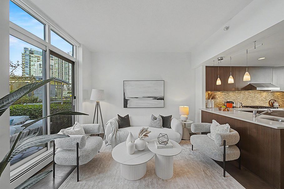 TH A 1199 Marinaside Crescent Vancouver, BC - 4