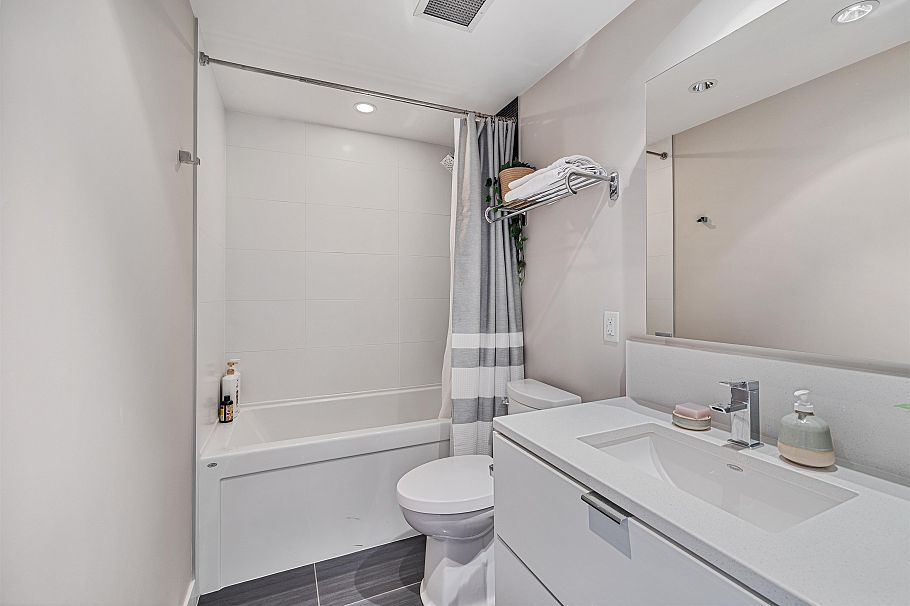 820 1777 W 7th Avenue Vancouver, BC - 19