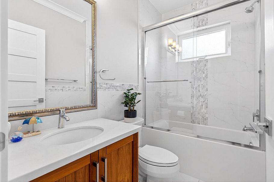 2989 W 32nd Avenue Vancouver, BC - 23