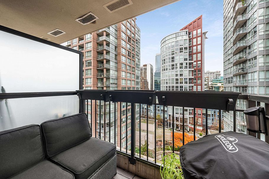 1203 969 Richards Street Vancouver, BC - 17