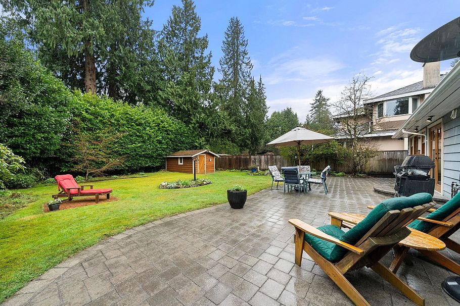 1085 Edgewood Road North Vancouver, BC - 30