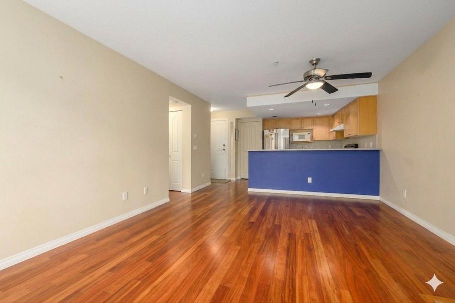 3018 W 4th Avenue Vancouver, BC - 5