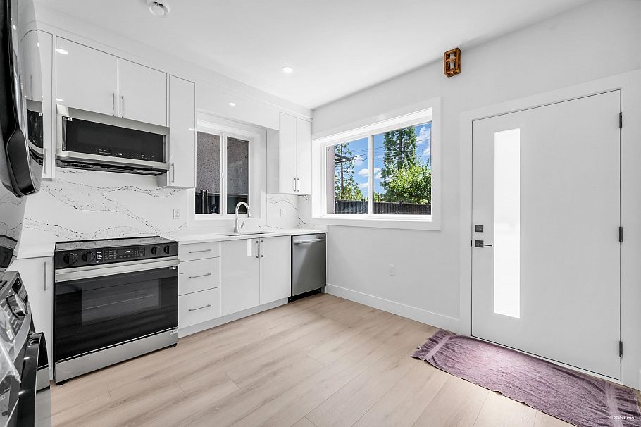 1846 E 37th Avenue Vancouver, BC - 19