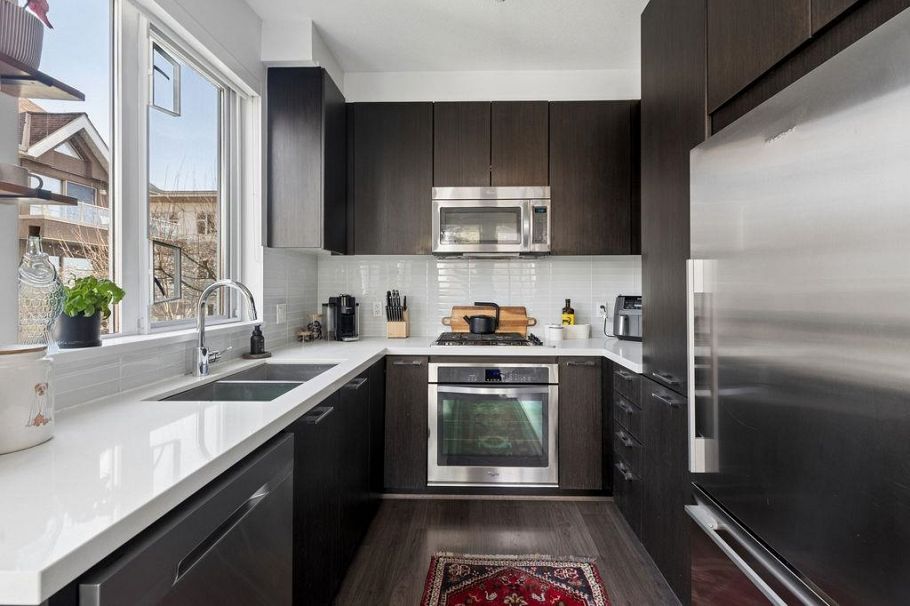 207 217 W 8th Street North Vancouver, BC - 9