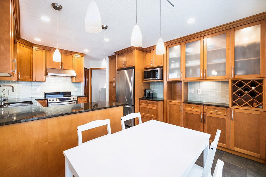 3985 Frames Place North Vancouver, BC - 17