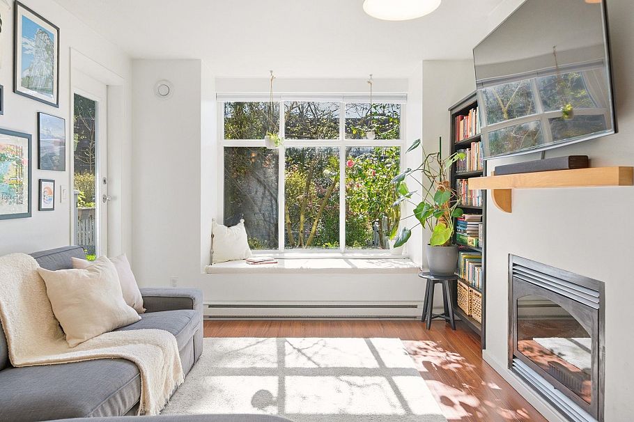 113 1111 Lynn Valley Road North Vancouver, BC - 9