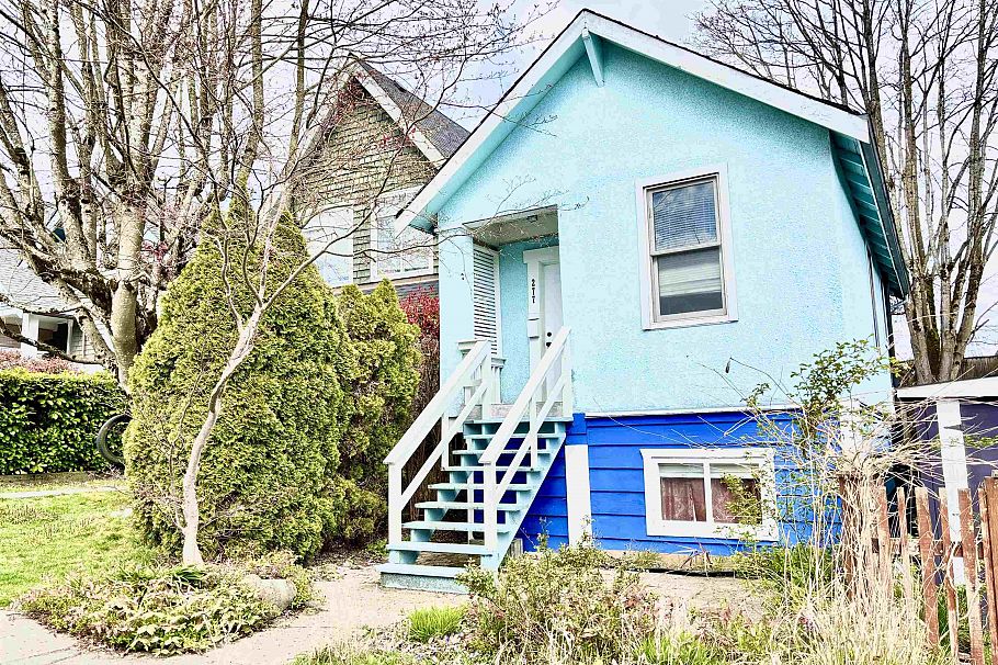 277 E 22nd Avenue Vancouver, BC - 1