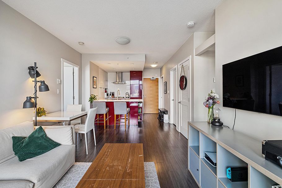 820 1777 W 7th Avenue Vancouver, BC - 7