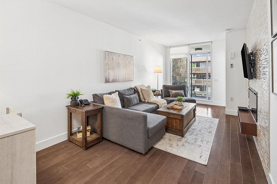 406 210 W 13 Street North Vancouver, BC - 2