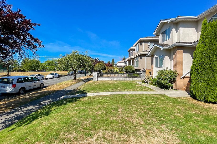 219 W 42nd Avenue Vancouver, BC - 6