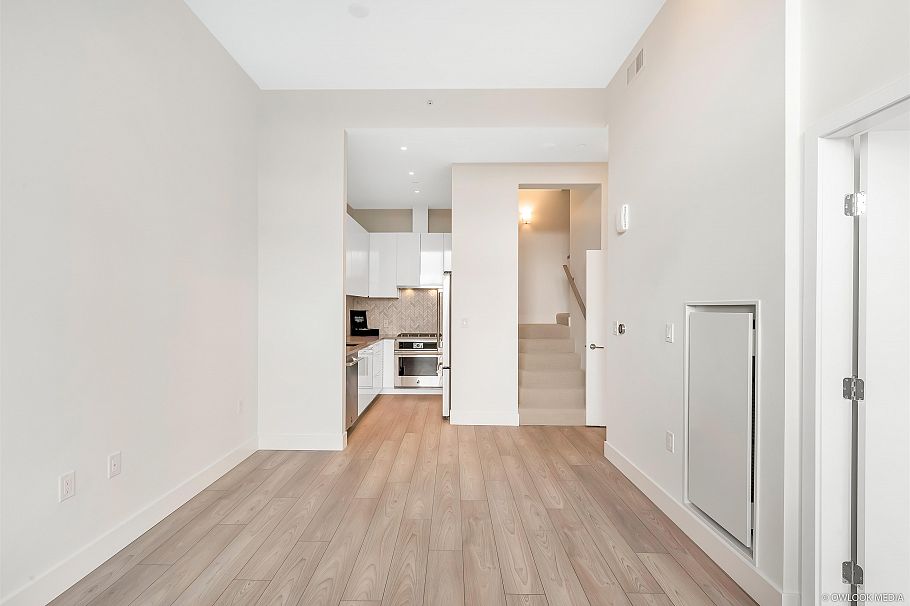 3559 E Kent Avenue North Vancouver, BC - 12