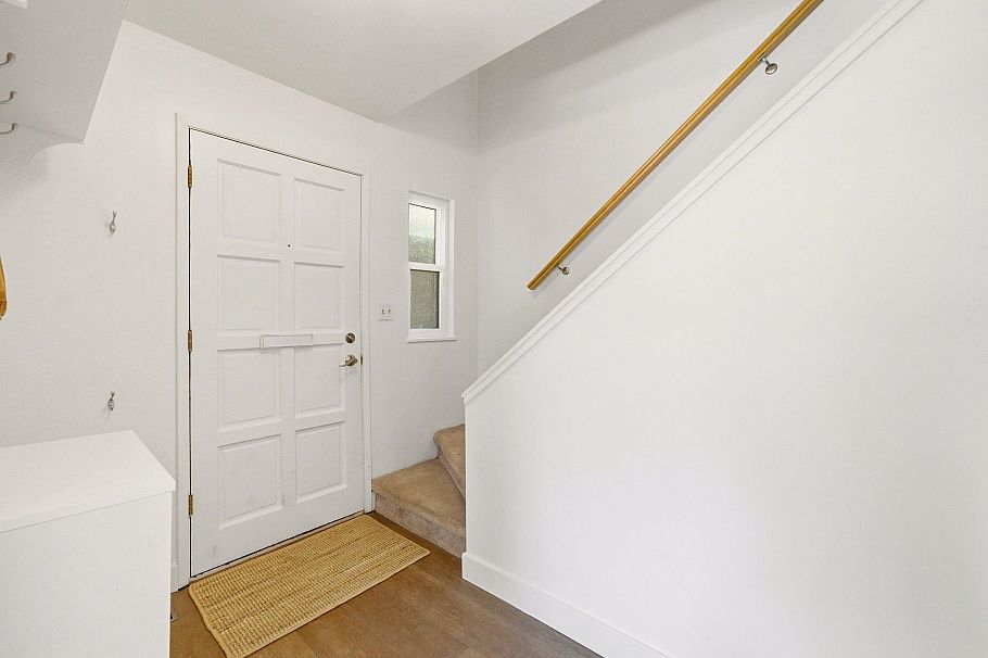 931 Old Lillooet Road North Vancouver, BC - 28