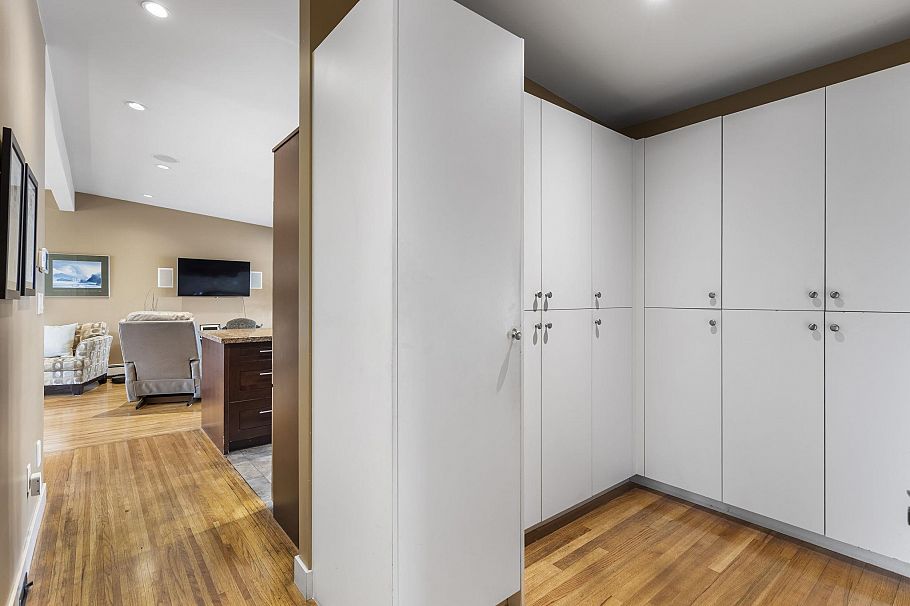 831 Whitchurch Street North Vancouver, BC - 18