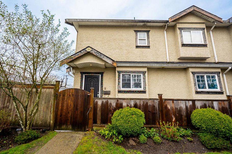 2849 Lakewood Drive Vancouver, BC - 1