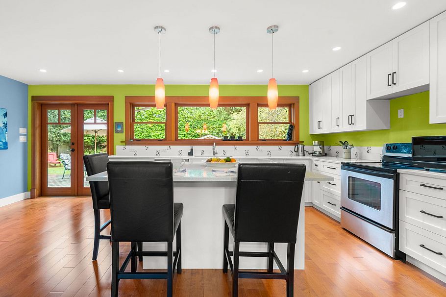 1085 Edgewood Road North Vancouver, BC - 15