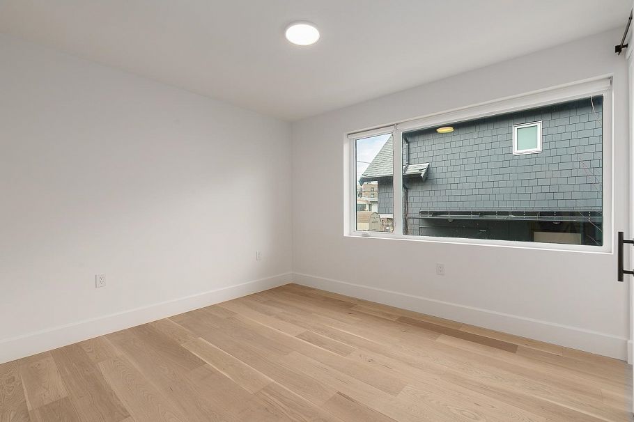 851 E 19th Avenue Vancouver, BC - 10