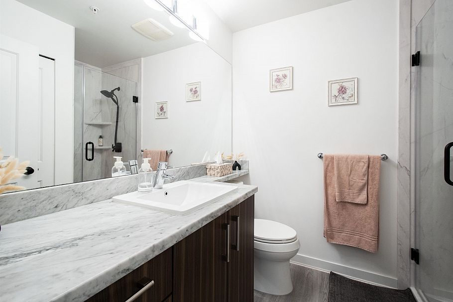 515 119 W 22nd Street North Vancouver, BC - 23