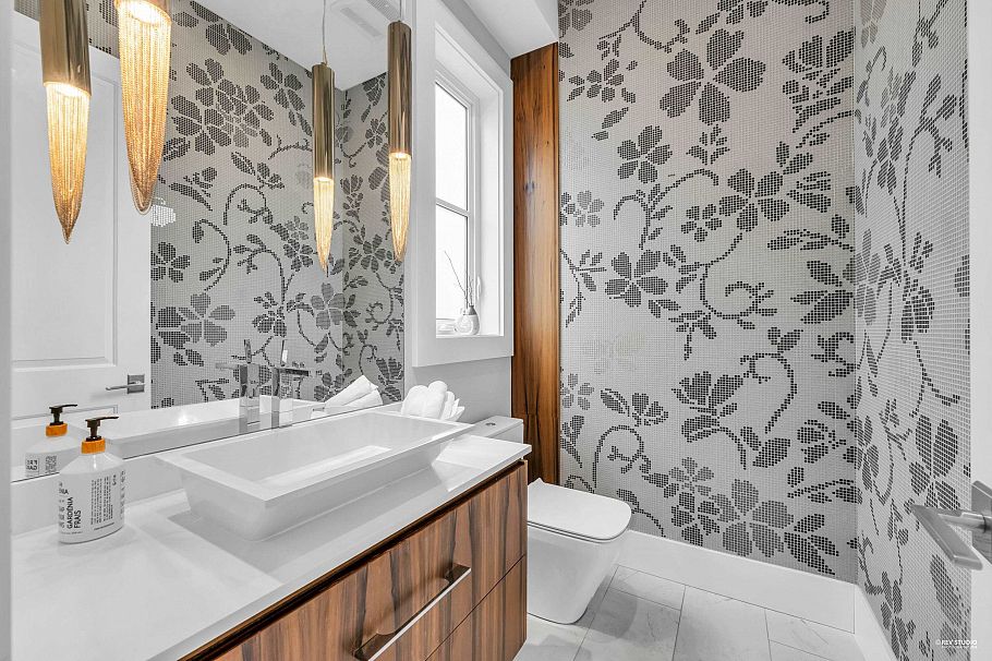 2820 W 32nd Avenue Vancouver, BC - 17