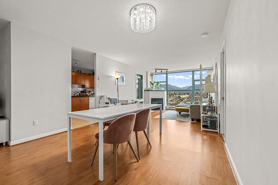 2105 4398 Buchanan Street Burnaby, BC - 5