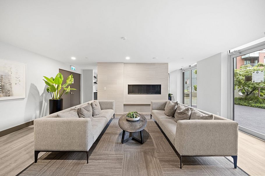 3559 E Kent Avenue North Vancouver, BC - 38