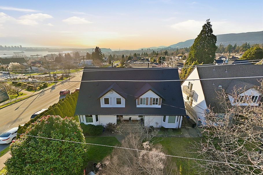 1309 Mahon Avenue North Vancouver, BC - 1